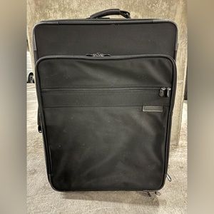 Briggs and Riley Check On Luggage